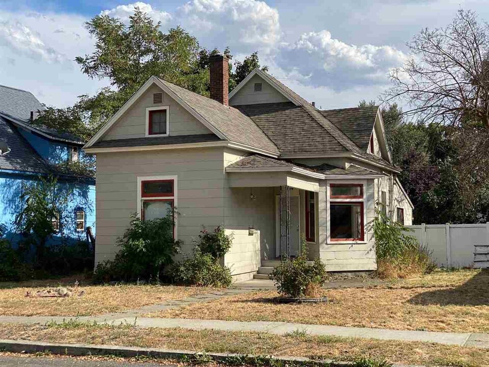 934 E Nora Ave in Spokane, WA - Building Photo