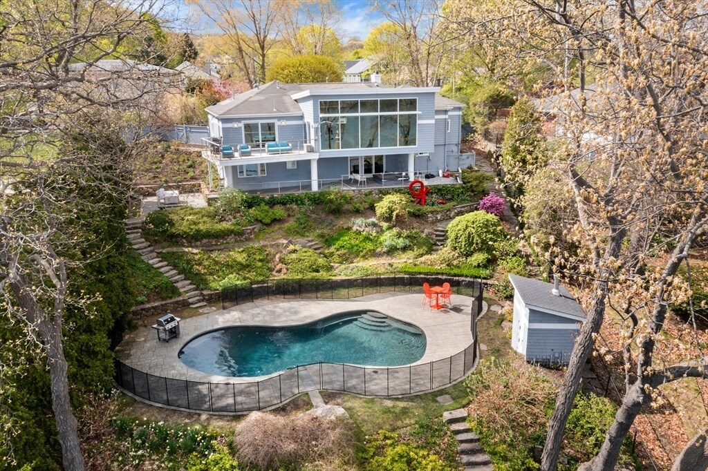 37 Beverly Rd in Arlington, MA - Building Photo