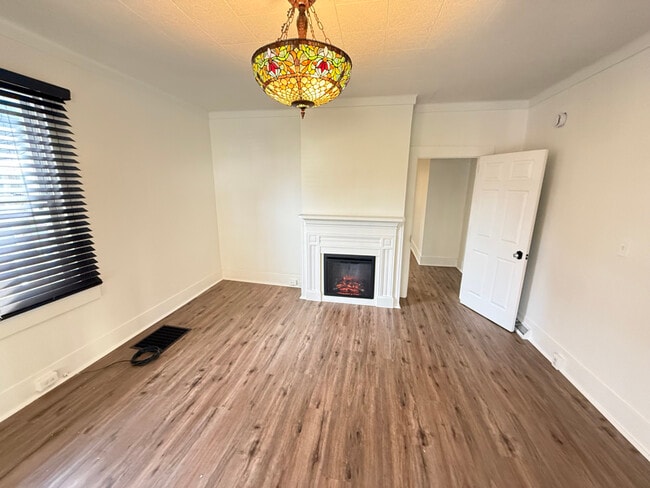 1051 Elk St in Franklin, PA - Foto de edificio - Building Photo