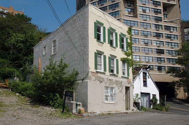 771 Farragut Pl in West New York, NJ - Building Photo - Building Photo