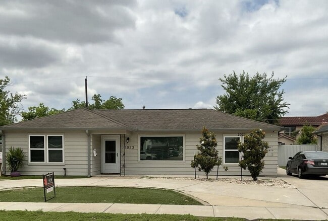property at 2023 Antoine Dr