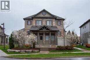 933 Glasgow St in Kitchener, ON - Building Photo