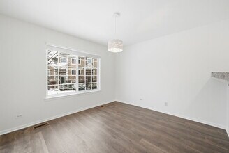 2330 Twilight Dr in Aurora, IL - Building Photo - Building Photo