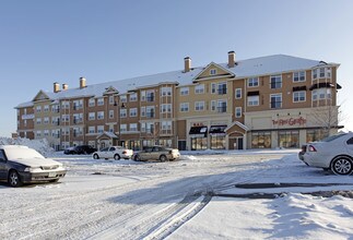 City Walk Flats in Woodbury, MN - Building Photo - Building Photo