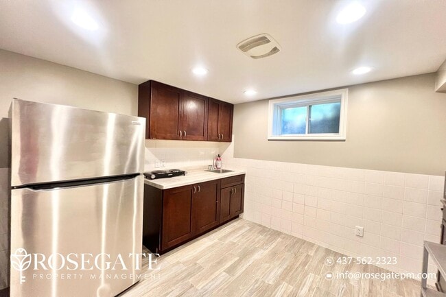 410 Tamarack Dr in Waterloo, ON - Building Photo - Building Photo
