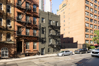 216 East 36th Street in New York, NY - Foto de edificio - Building Photo