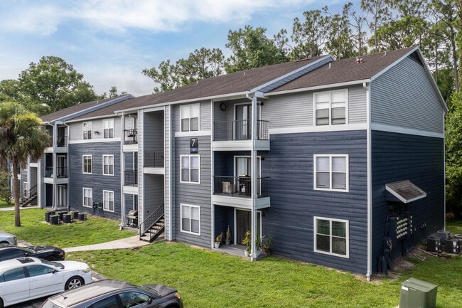 Indigo Plantation Apartments in Daytona Beach, FL - Building Photo - Building Photo