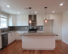 17074 Horace St in Los Angeles, CA - Building Photo - Building Photo