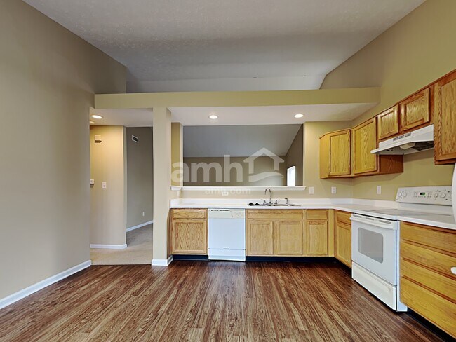 12232 Carriage Stone Dr in Fishers, IN - Building Photo - Building Photo
