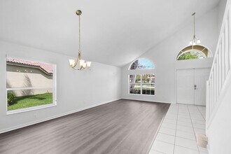 3058 SE Brierwood Pl in Stuart, FL - Building Photo - Building Photo