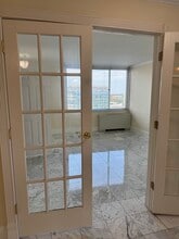 11801 Rockville Pike, Unit 1412 in North Bethesda, MD - Foto de edificio - Building Photo