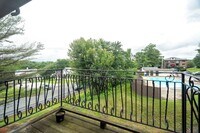 130 Mammoth Rd photo'