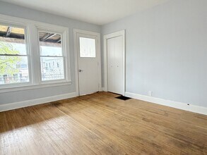 1020-1022 Gladstone Ave in Windsor, ON - Building Photo - Building Photo