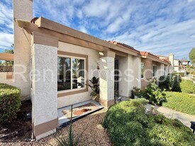 11872 Bernardo Terrace in San Diego, CA - Building Photo