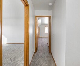 7224 Douglas Rd, Unit B in Lambertville, MI - Building Photo - Building Photo