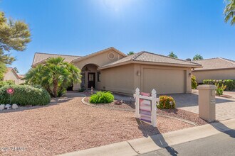 9559 E Sunburst Dr in Sun Lakes, AZ - Building Photo - Building Photo