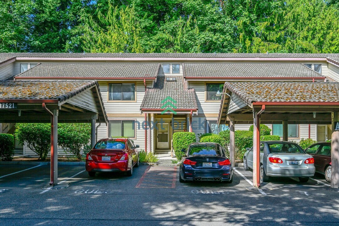 17521 118th Ave SE in Renton, WA - Building Photo
