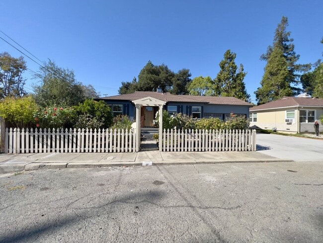 301 Monroe St in Napa, CA - Building Photo - Building Photo