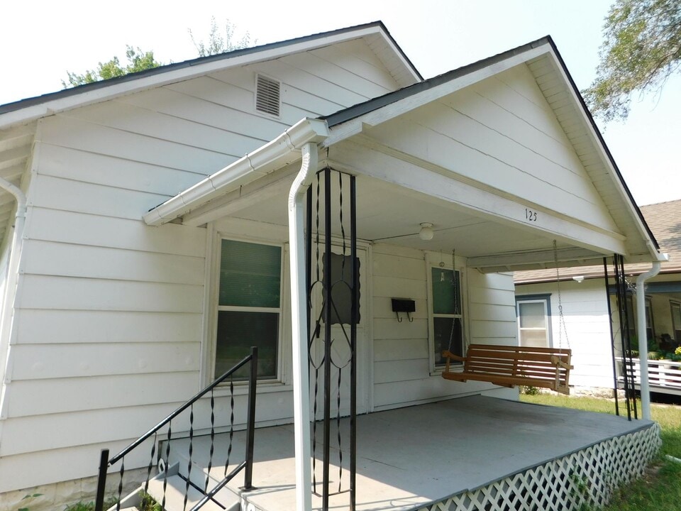 125 N Alleghany St in El Dorado, KS - Building Photo