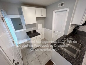 8009 Summit St in Kansas City, MO - Building Photo - Building Photo