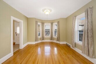 16 Oak Grove Terrace in Malden, MA - Building Photo - Building Photo