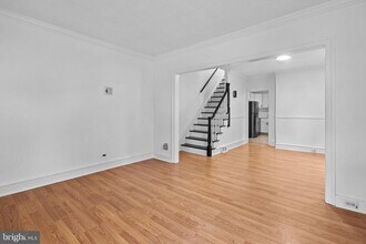 34 E Hendrickson Ave in Morrisville, PA - Building Photo - Building Photo