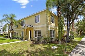 10737 Keys Gate Dr in Riverview, FL - Building Photo - Building Photo