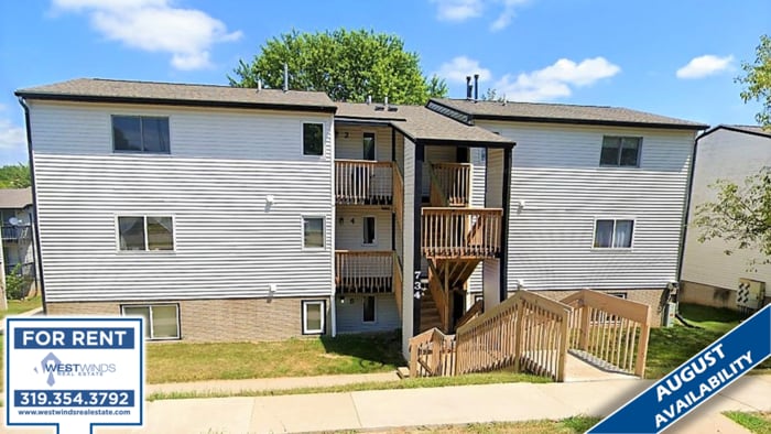 734 Westwinds Dr in Iowa City, IA - Building Photo