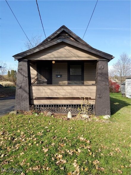 32 E Faith St, Unit D09-301 in Struthers, OH - Building Photo - Building Photo