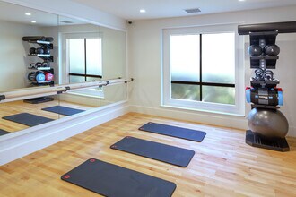 Northwood Place in Irvine, CA - Foto de edificio - Building Photo