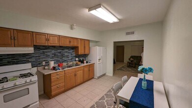 1330 E 10th St in Tucson, AZ - Building Photo - Building Photo