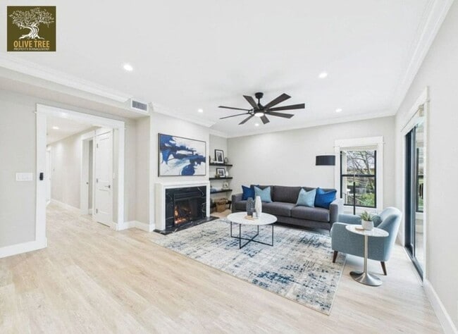 494 S Marengo Ave in Pasadena, CA - Building Photo - Building Photo