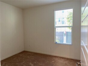 179 Cadence in Irvine, CA - Building Photo - Building Photo