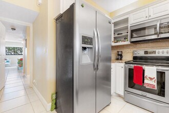 12524 Shoreline Dr-Unit -302 in Wellington, FL - Building Photo - Building Photo