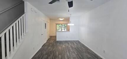 6559 Osprey Lake Cir in Riverview, FL - Building Photo - Building Photo