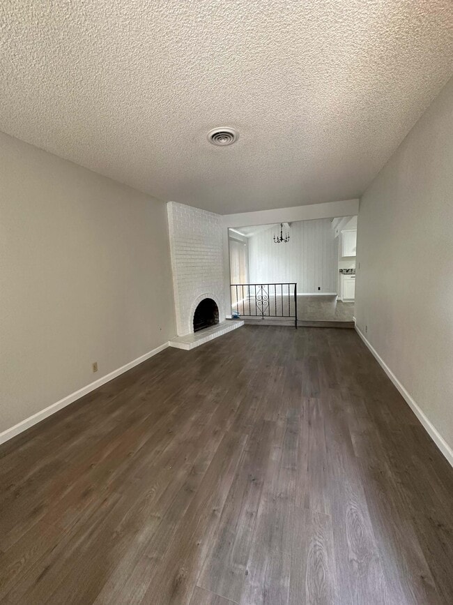 1305 Oak Terrace Ct