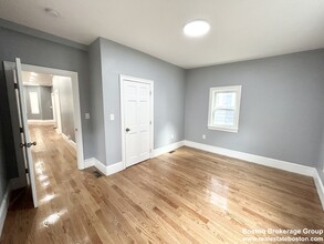 3 Grafton St, Unit 1 in Boston, MA - Building Photo - Building Photo