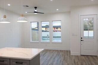 3907 Maggie St in Houston, TX - Foto de edificio - Building Photo