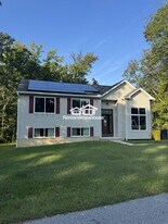 8026 Stone Haven Dr in Glen Burnie, MD - Building Photo