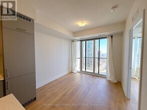 30-2430 Elm Dr W in Mississauga, ON - Building Photo - Building Photo