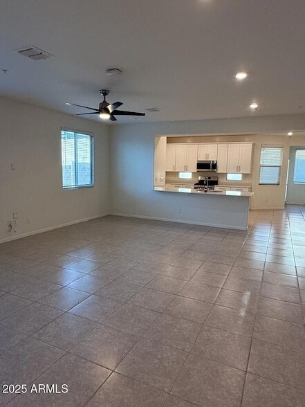 21288 W Yale St in Buckeye, AZ - Foto de edificio - Building Photo