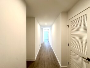 234 NW 17th St, Unit B09 in Miami, FL - Building Photo - Building Photo