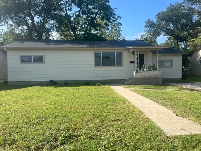 302 Aviation Ave