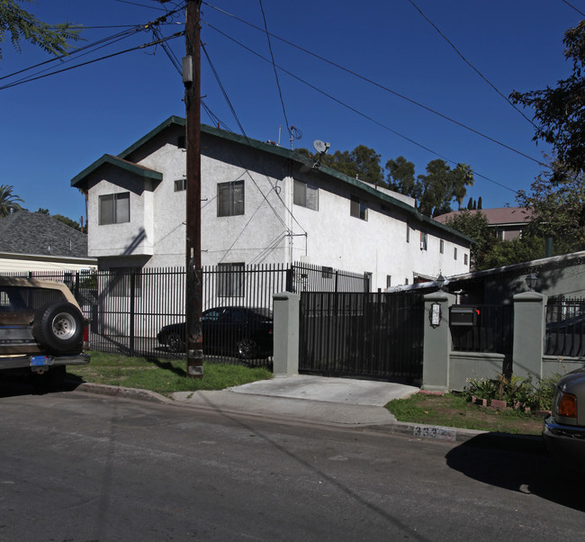 387 S Avenue 59 in Los Angeles, CA - Foto de edificio - Building Photo