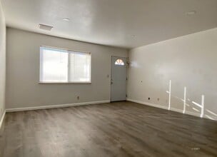 1016 W Atkins Ave, Unit C in Ridgecrest, CA - Building Photo - Building Photo