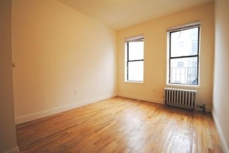 310 S 3rd St in Brooklyn, NY - Building Photo - Interior Photo