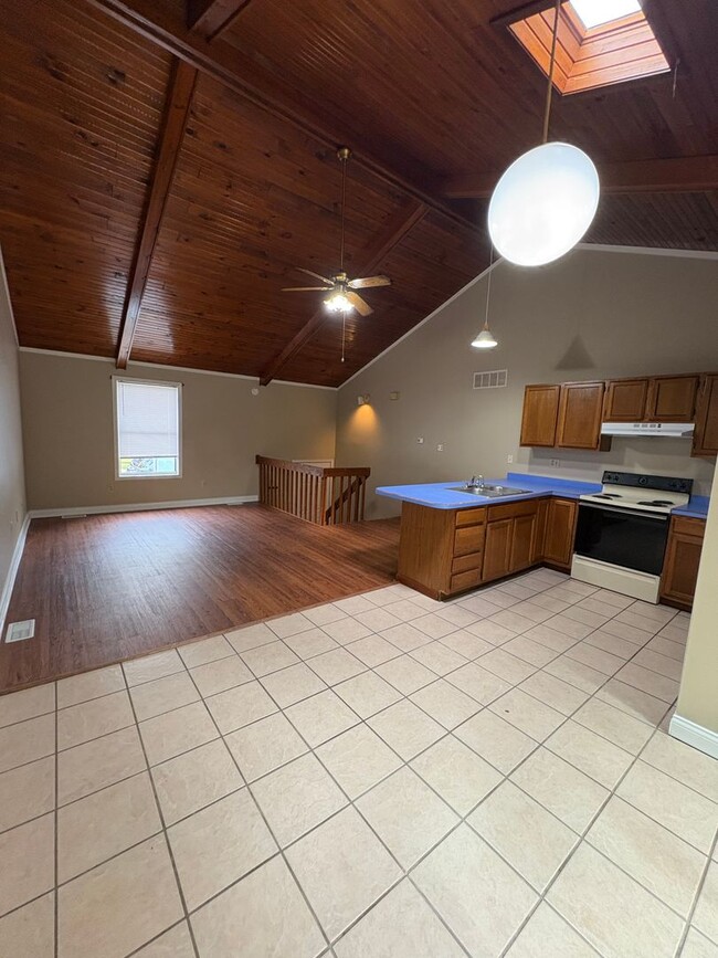 property at 1136 Dale Dr
