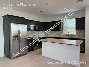 2944 E Escarpa Dr in Fresno, CA - Building Photo - Building Photo