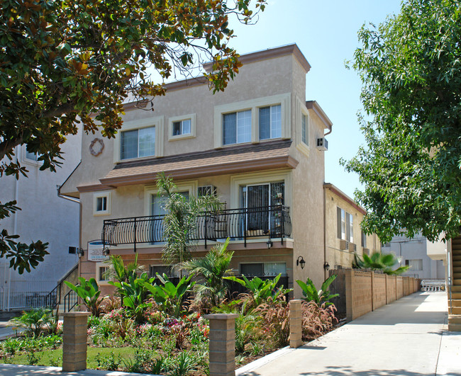 3735 S Canfield Ave in Los Angeles, CA - Building Photo - Building Photo