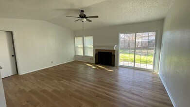 11771 Spring Song Dr in San Antonio, TX - Building Photo - Building Photo